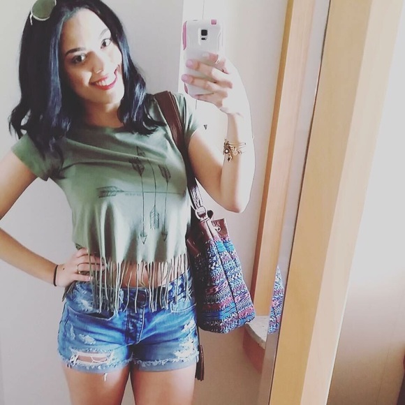 Meet your Posher, Jeena - Picture 2 of 8